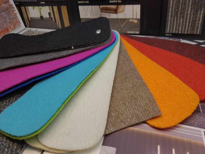 Fuar Halısı Fiyatları 2026: Metrekare ve Rulo Fiyat Rehberi