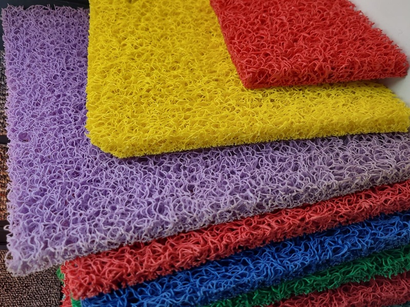 Renkli Plastik Halı Çeşitleri